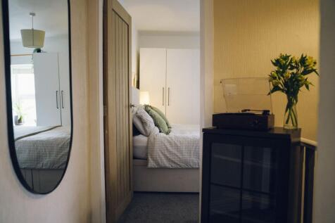 Ystafell Wely 2 / Bedroom 2