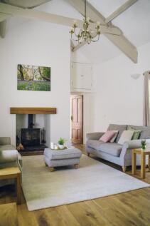 Tyddyn Hir: Ystafell Fyw / Lounge &amp; Dining