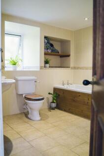 Tyddyn Hir: Ystafell Molchi / Bathroom