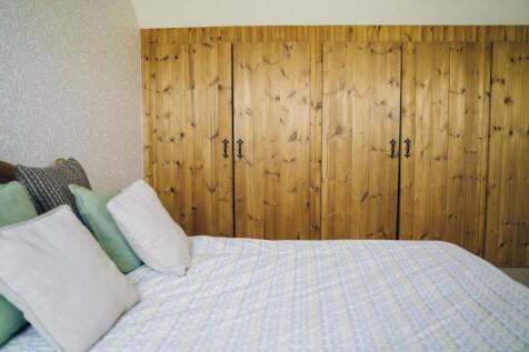 Nyth Bach: Ystafell Wely 3 / Bedroom 3
