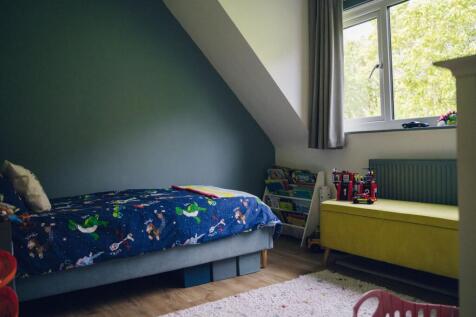 Ystafell Wely 2 / Bedroom 2