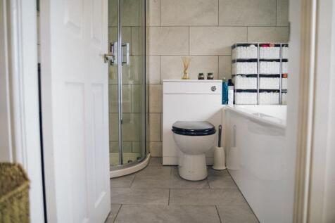 Ystafell Molchi / Bathroom