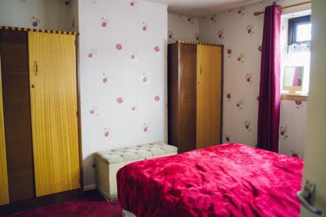 Ystafell Wely 2 / Bedroom 2