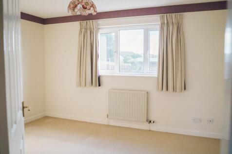 Ystafell Wely 2 / Bedroom 2