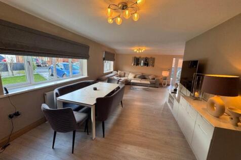 Kitchen-dining room 
