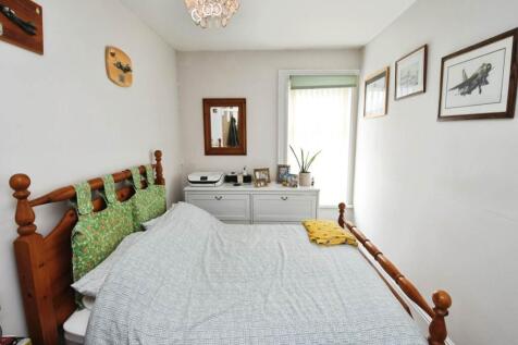 Bedroom 1 (2)