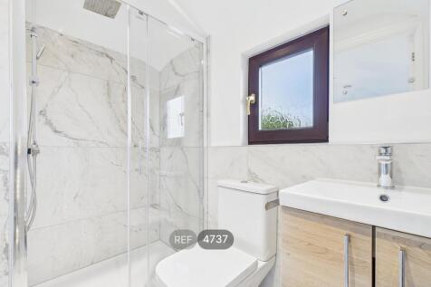 En suite bathroom
