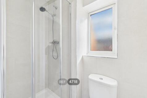 En suite bathroom