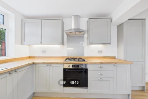 Kitchen / Dining area