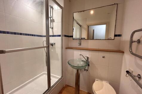 Main bathroom