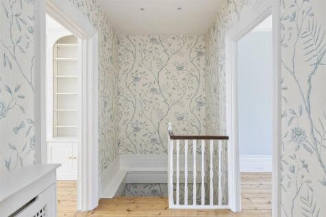 Agent &amp; Homes-29 Marloes Road-9_Hi.jpg