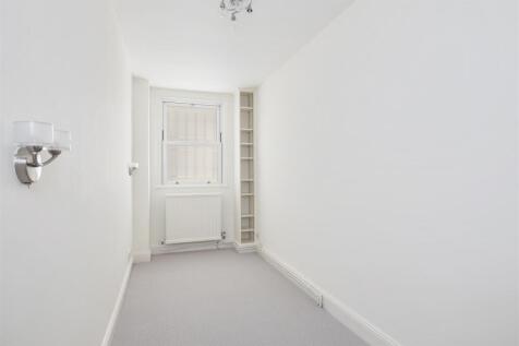Agent &amp; Homes-29 Marloes Road-17_Lo.jpg