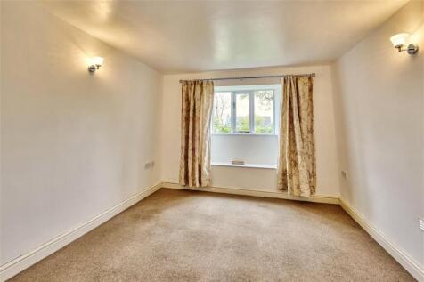 32 High Street Islip