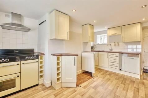 32 High Street Islip