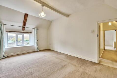 32 High Street Islip