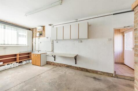 8548986-interior25.j