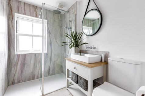 Ensuite.JPG