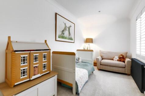 Bed 3.JPG