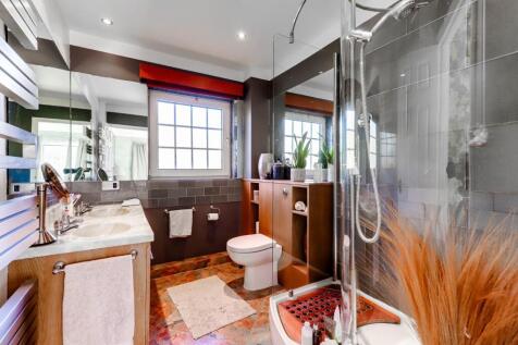 Ensuite.JPG