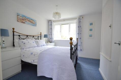 Bedroom 1 a.JPG