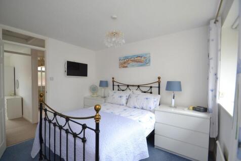 Bedroom 1 b.JPG