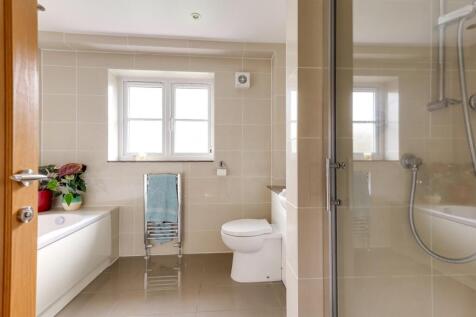 Bathroom.JPG