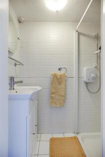 Ensuite.JPG