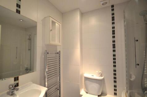 Bathroom.JPG