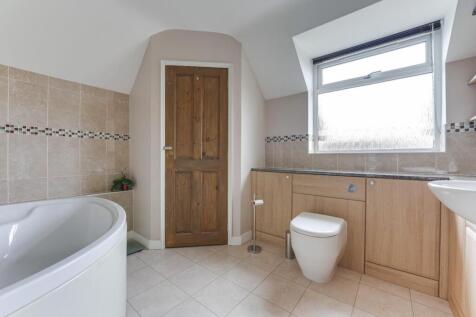Bathroom.jpg