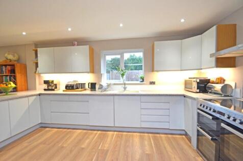 Kitchen 1.JPG