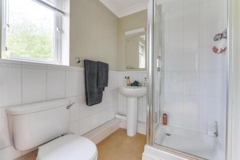 Ensuite 2.jpg
