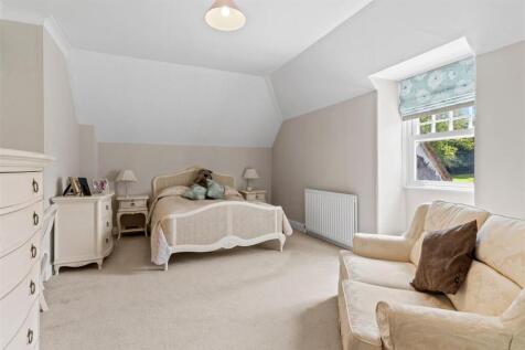 Bed 3.jpg