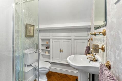 Shower Room.jpg