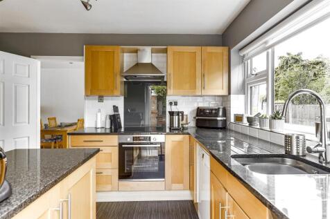 Kitchen b.JPG