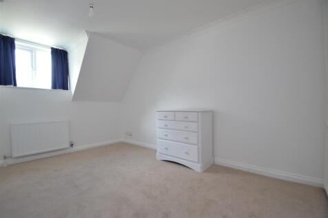 Bedroom a .JPG