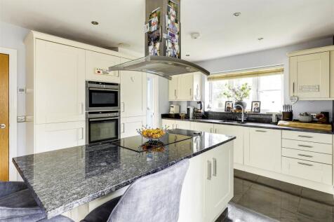 Kitchen a.JPG