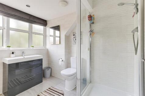 Ensuite.JPG