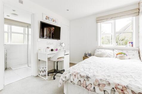 Bedroom two and ensuite.JPG