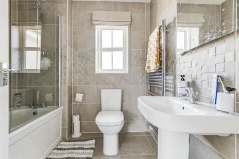 Bathroom.JPG