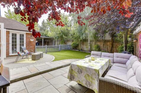 Patio a.JPG