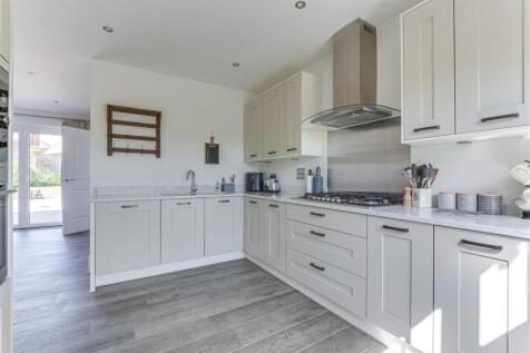 Kitchen a.jpg