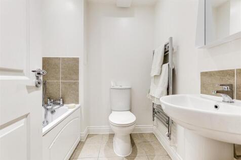 Bathroom.JPG