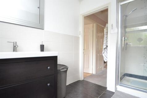 Shower Room b.JPG