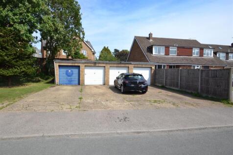 Garage and parking.JPG