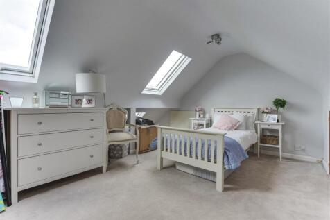 Bed 3 b.jpg