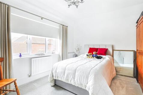 Bed 3.JPG