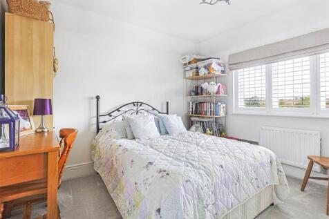 Bed 4.JPG