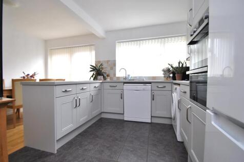 Kitchen.JPG