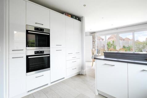Kitchen Dining.jpg