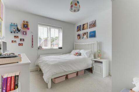 Bed 2.jpg